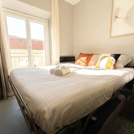 Old Town Diamond, Adorable Sunny With Ac