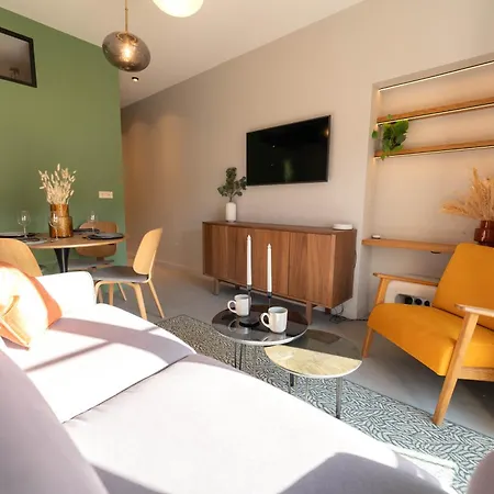 Lägenhet Old Town Diamond, Adorable Sunny With Ac Nice